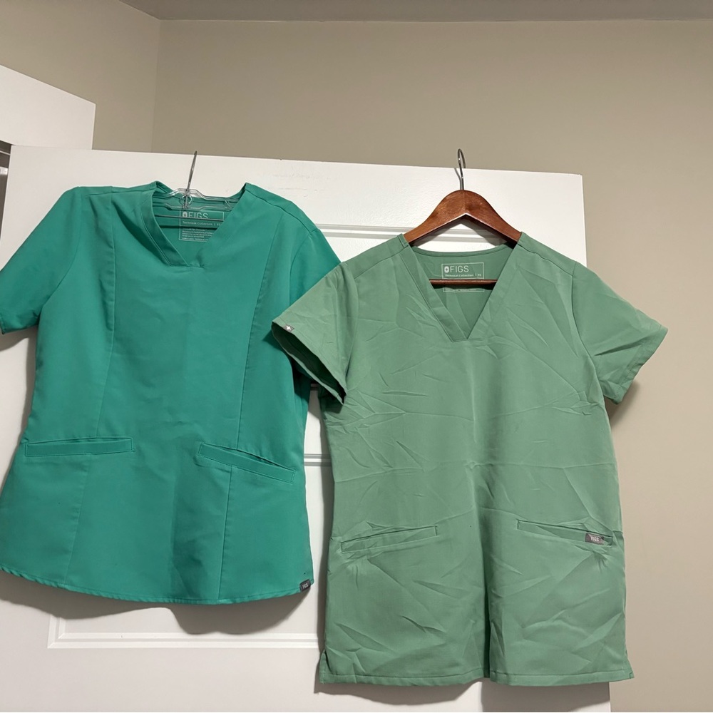 Figs Women's Short Sleeve Scrub Tops in Teal and Sage